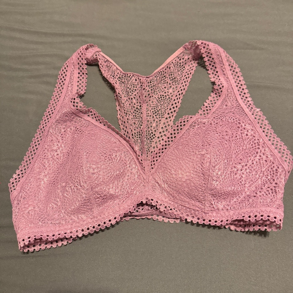 Victoria's Secret lavender lace racer back bralette size M NWOT
